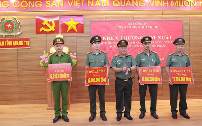 Khen thưởng cho các đơn vị