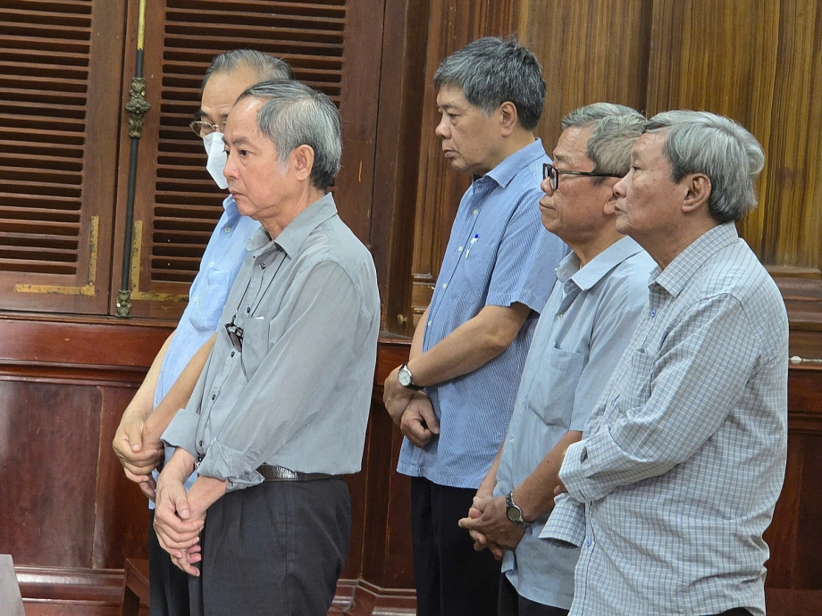 Án phạt và yêu cầu bồi thường